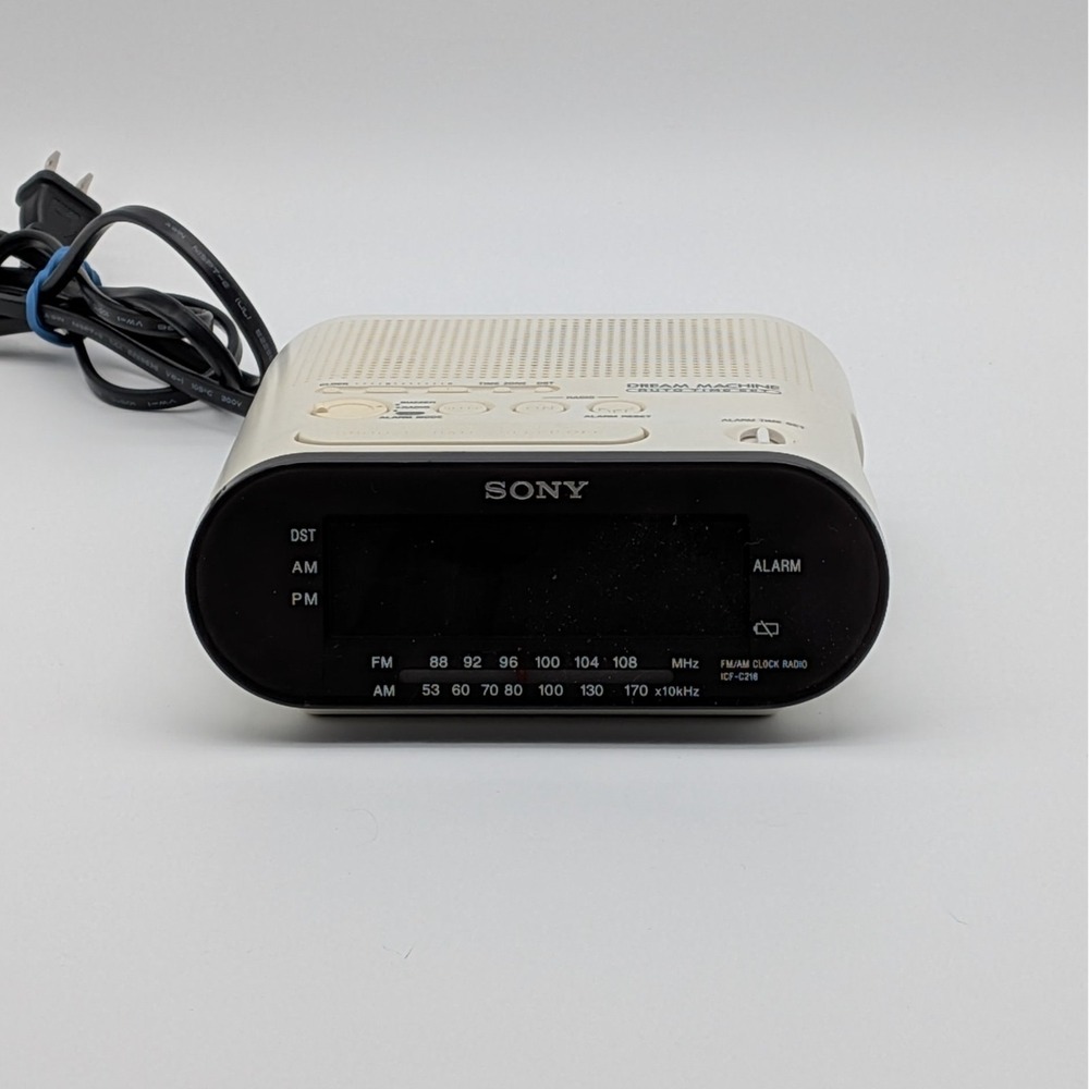 Sony Dream Machine Dual Alarm Clock Radio Model ICF-C218 Auto Time Set White